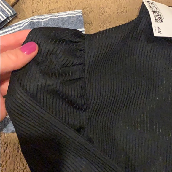 HM long sleeve black body on dress with shoulder - Picture 3 of 3